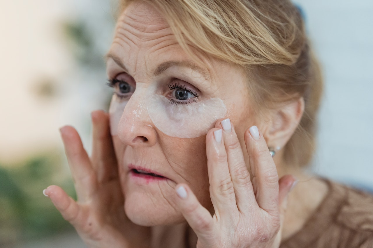 Wrinkle Remover - Understanding the Science Behind Anti-Aging Technology